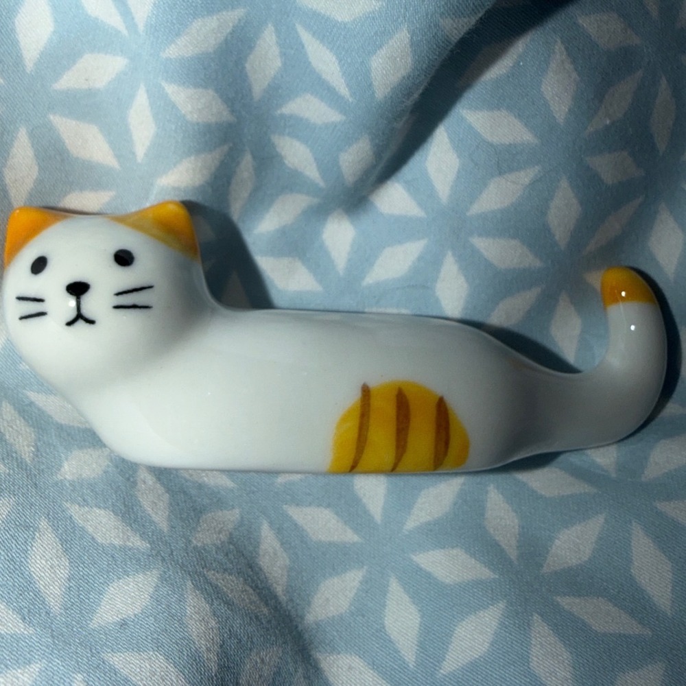 Ceramic Cat Figurine Chopstick Rest Holder Orange White Cute Kitchen Accessory